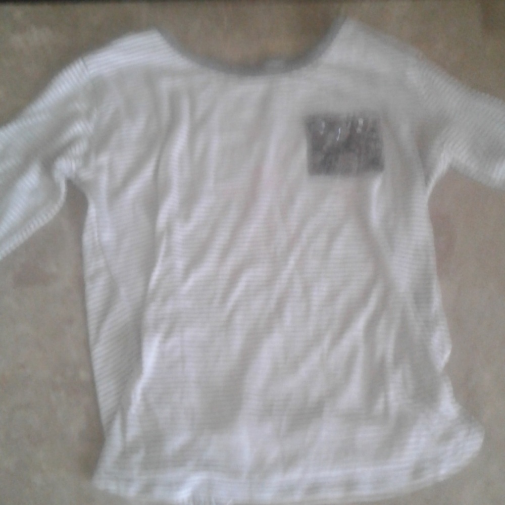 Girls lightweight cute long sleeve shirt.